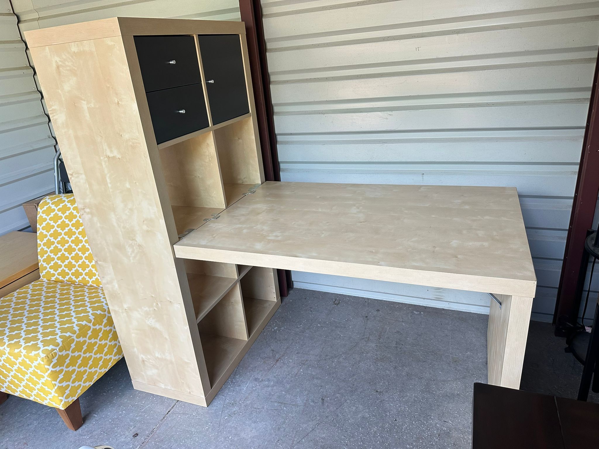 BEAUTIFUL DESK WITH BOOK SHELVES