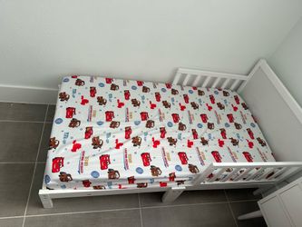 Cama con colchón incluido