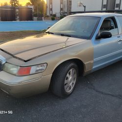 2004 Ford Crown Victoria