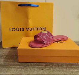 Louie V Lily Flat Mule (Blush Pink)🌸
