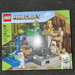 LEGO Minecraft 21189 The Skeleton Dungeon 364 Pieces NEW