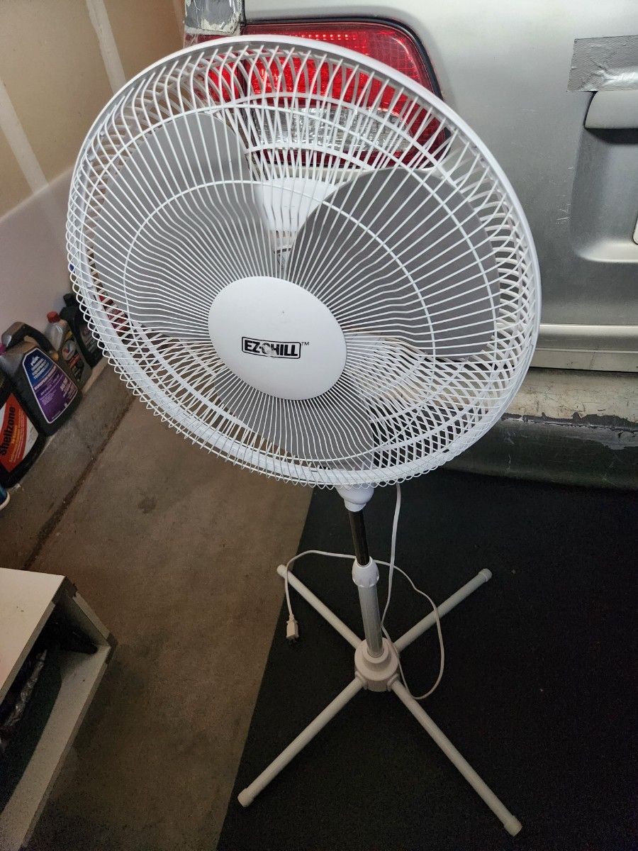 electric fan
height : 41", adjustable
rotating
clean
works good
$10