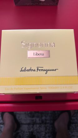 Salvatore Ferregamo Signorina Libera