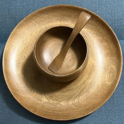 Mid century Woodbury of Shelburne wood snack hors d'oeuvres server. Chips, dip,  veggies, etc. High quality hand turned wood (old grove walnut I belie