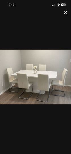 White Dining Table with 6 Chairs