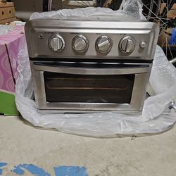 Cuisinart Toaster Oven/ Air Fryer With Multiple Functions