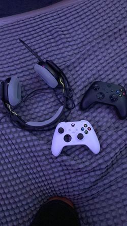 2 xbox controller, and a10 headset