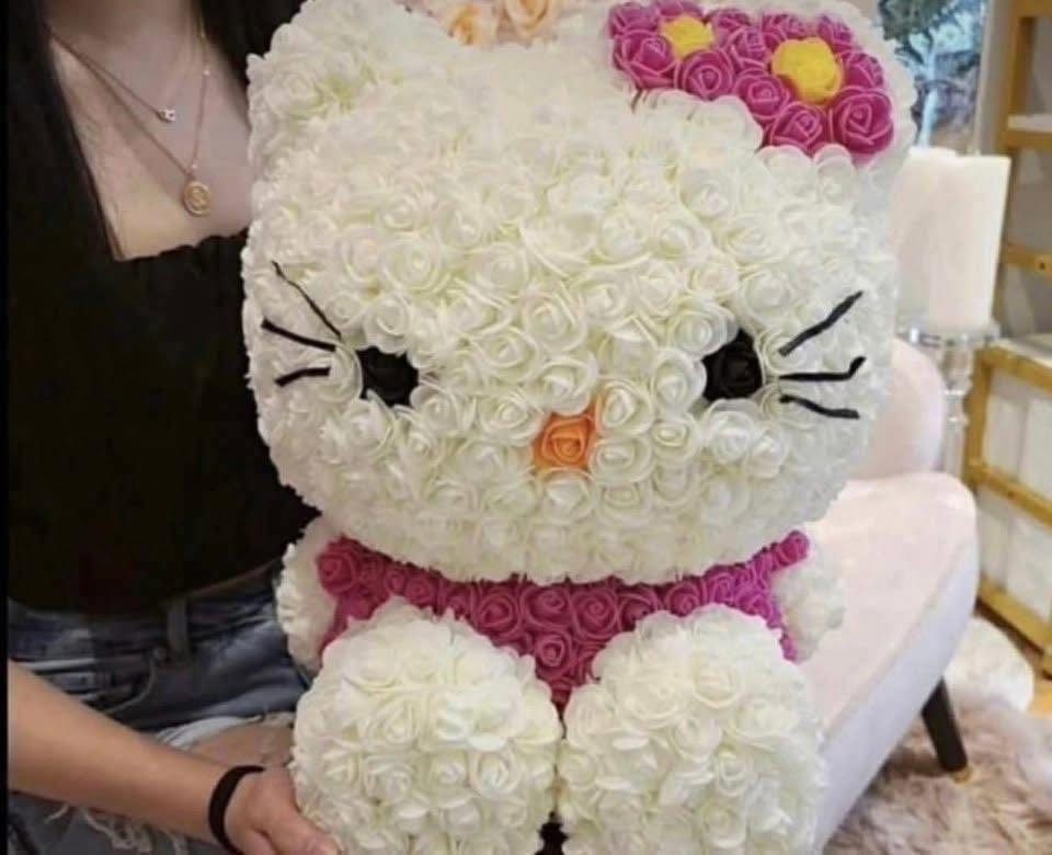 Valentines Gift 💝 Hello Kitty Flowers Large Bouquet