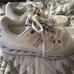 On Cloud Women’s Shoes Size 7.5