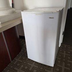 Various Office Furniture for sale, 1st come 1st serve