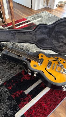 Epiphone wildcat  with hard case mint