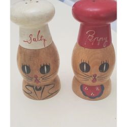 VINTAGE SALTY & PEPPY SHAKERS 