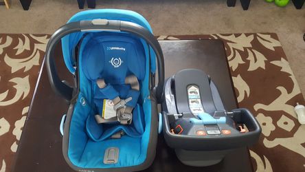 Uppa baby carseat with extra base