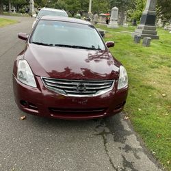 Nissan Altima 2011 3200 Negociable Solo Tiene El Censor De Precion Prendido 