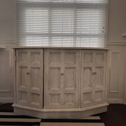 Vintage Distressed Sideboard/Media Console - Rustic Charm! 