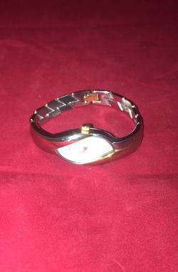 Women’s Gucci style watch
