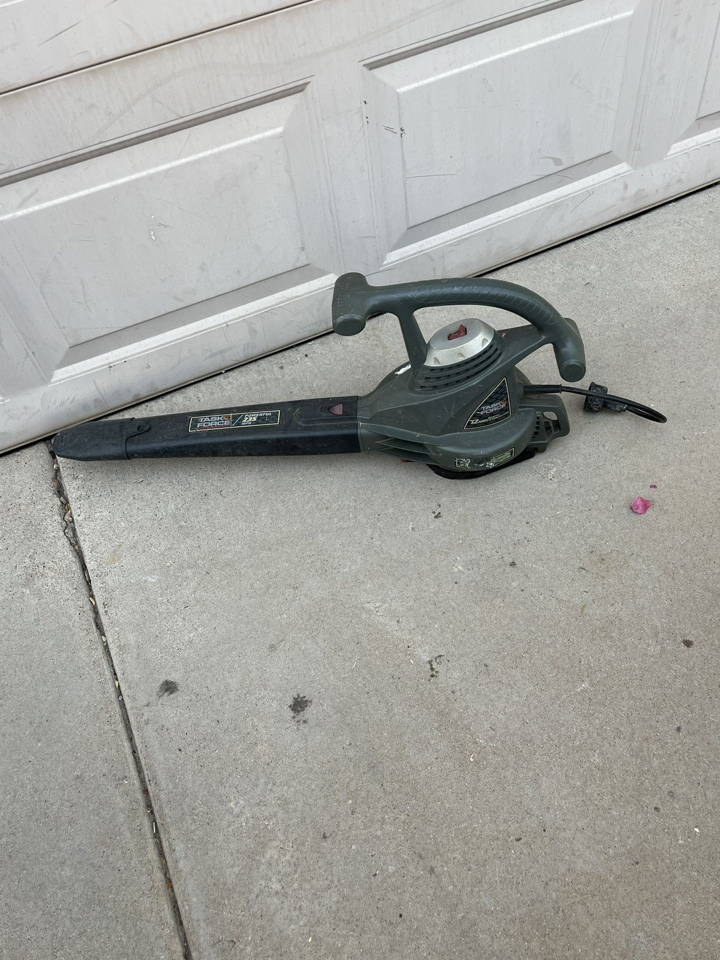 Leaf Blower