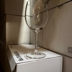 x240 10oz stemmed wine glasses