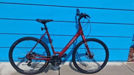 Like New Trek Verve 2 Size XL  $400 FIRM