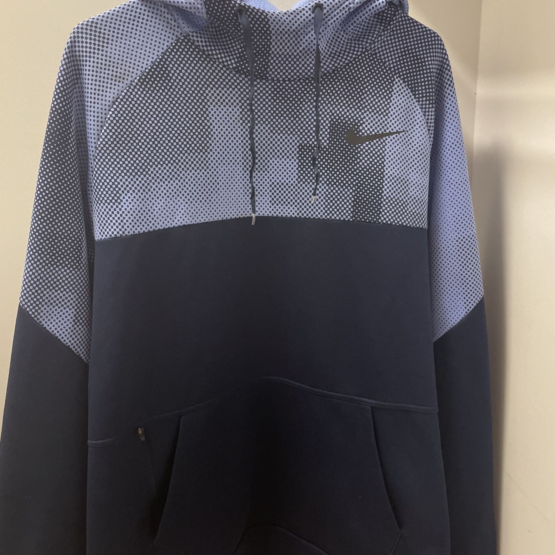 Nike Dri-Fit Size XL Fleece Lined Navy Blue Graphic Hoodie With Front Pocket And Zipper Pocket