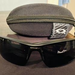 Oakley Sunglasses With Case 