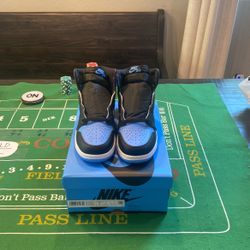 Jordan 1 Retro High OG UNC Toe Size 7Y / 8.5 Women’s / 7 Men’s 
