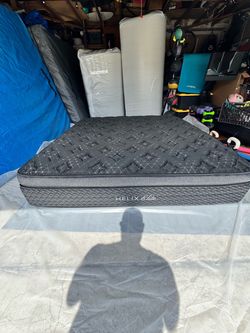 Helix Midnight Elite, King Mattress GlacioTex + CoolForce Layer Retails for $4,698 💤💤💤
