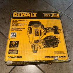 DEWALT 20V MAX 15-Degree Electric Cordless Roofing Nailer (Tool Only) NEW