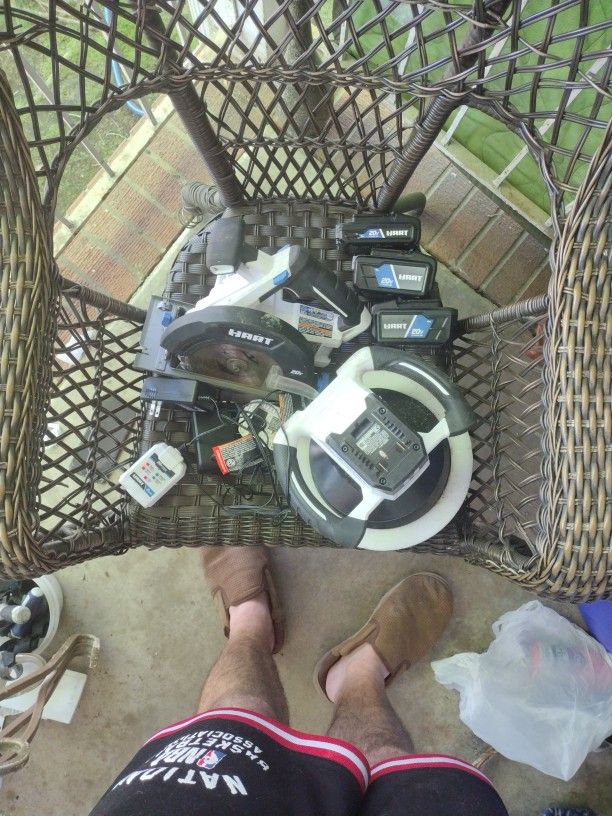 Very Nice Hart Circular Saw And Huge Buffer