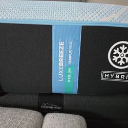 Tempur-Pedic Luxebreeze Hybrid Cal King Mattress