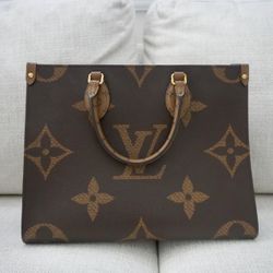 Louis Vuitton Purse: 70% Off!