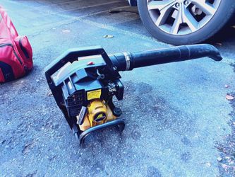 McCulloch Gas-Powered Leaf Blower