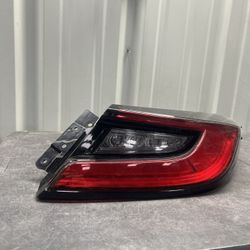 2022–2024 Toyota GR86 / Subaru BRZ OEM Rear LED Tail Light