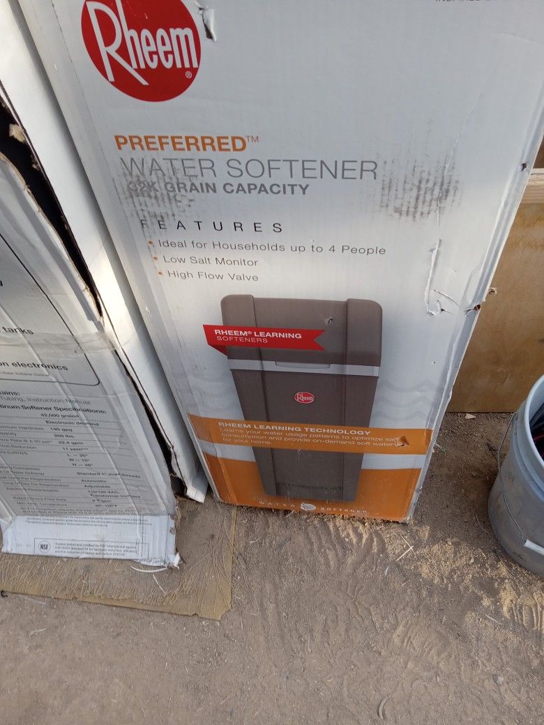 Rheem Water Softner 32 Grain Capacity Retails For 399.00 for Sale in Las  Vegas, NV - OfferUp