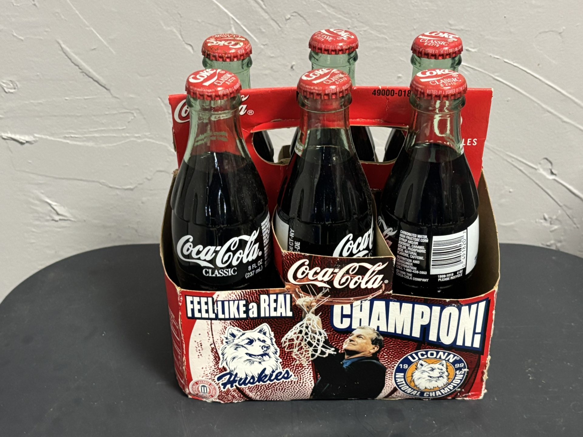 Coca Cola Feel Like A Real Champion 1999 UConn Huskies 6 Pack Soda