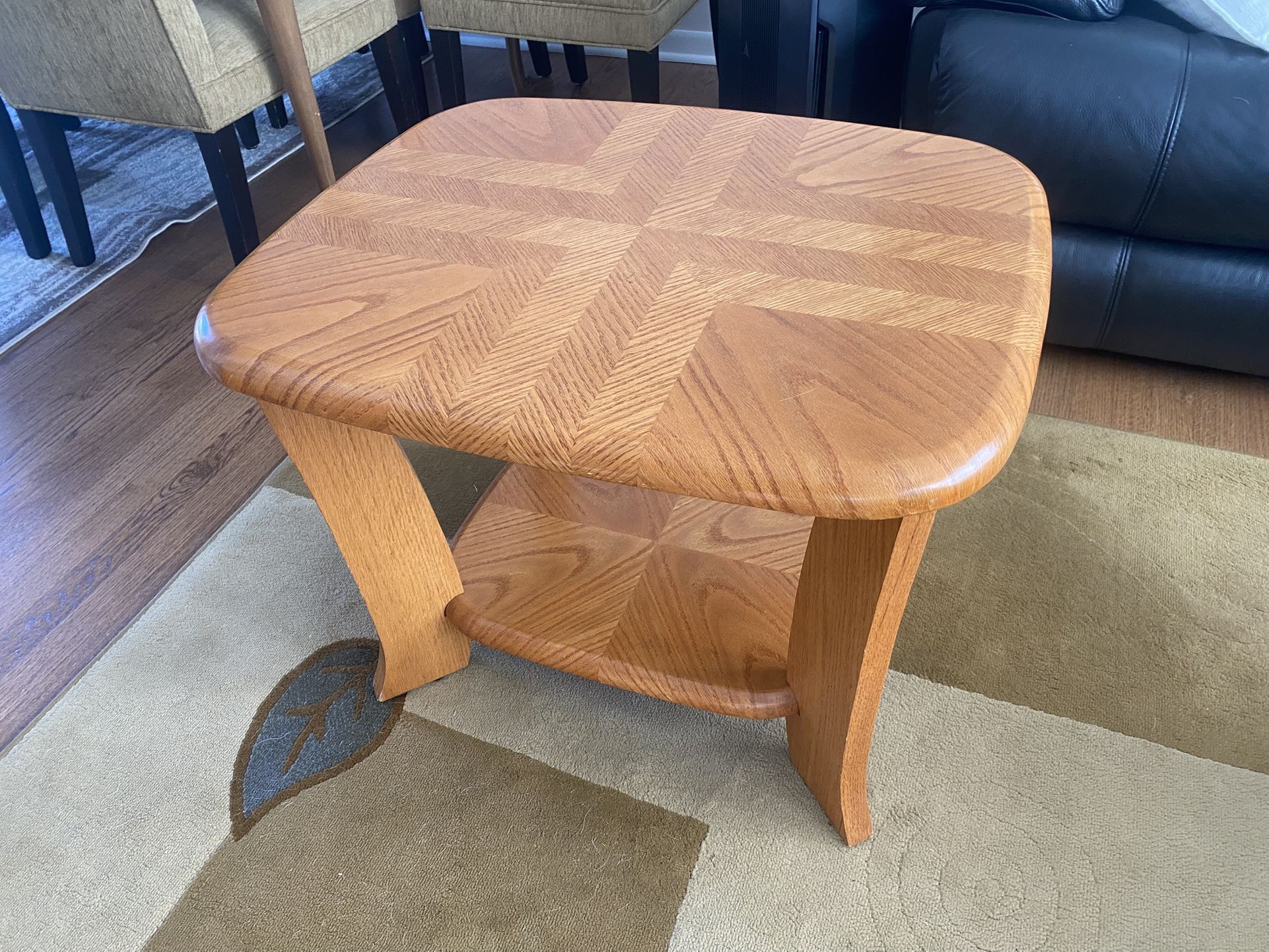 Light Brown End Table – Excellent Condition, No Damage