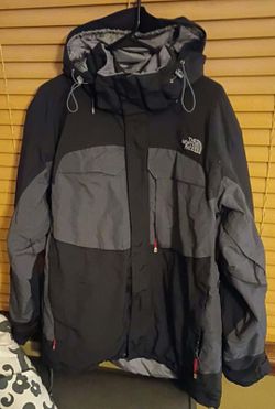 The North Face Men's Reckoning ski jacket- Fall '05 vintage.