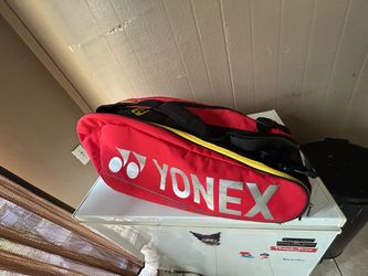 Yonex Pro Racquet Ball 6 racquet compartment