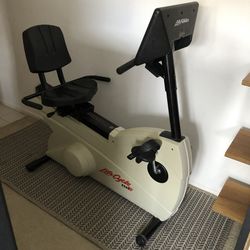 Life Fitness Lifecycle 8500 Commercial Grade Recumbent Exercise Bike