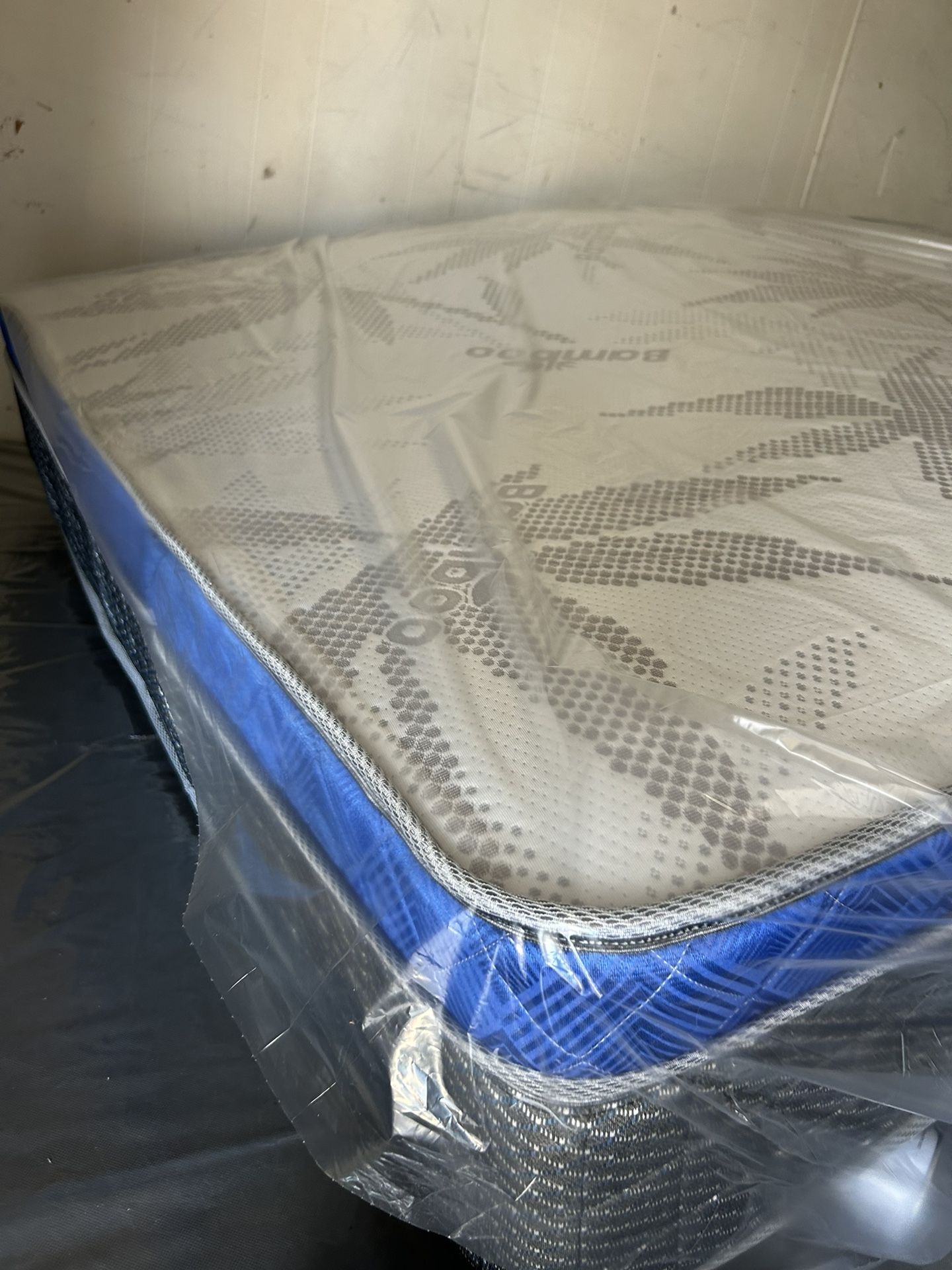 Queen Size Plush Pillow Top