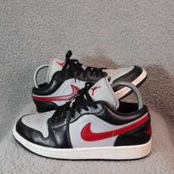 Air Jordan 1 Low Wolf Grey Gym Red Women sz 8