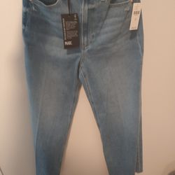 Paige Jeans. NWT Cropped Wide Leg Size 27
