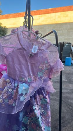 Costume Encanto, Isabel