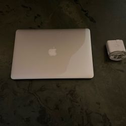 2017 MacBook Air 13.3” W/ Charger