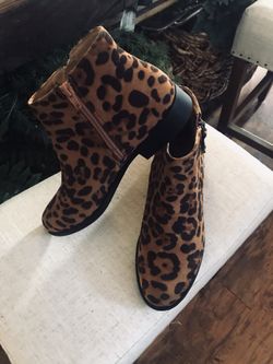 Leopard boots