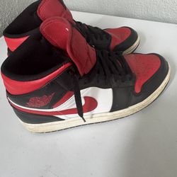 jordan 1 mids size 10.5