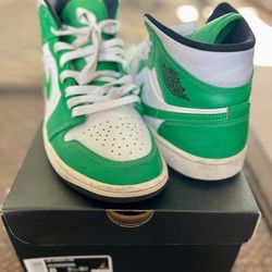 Air Jordan 1 Mid (Size 8)
