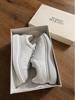Alexander McQueen Sneaker (Sz 10)