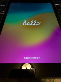 iPad 6th Generation (2018) 9.7” display 128gb storage