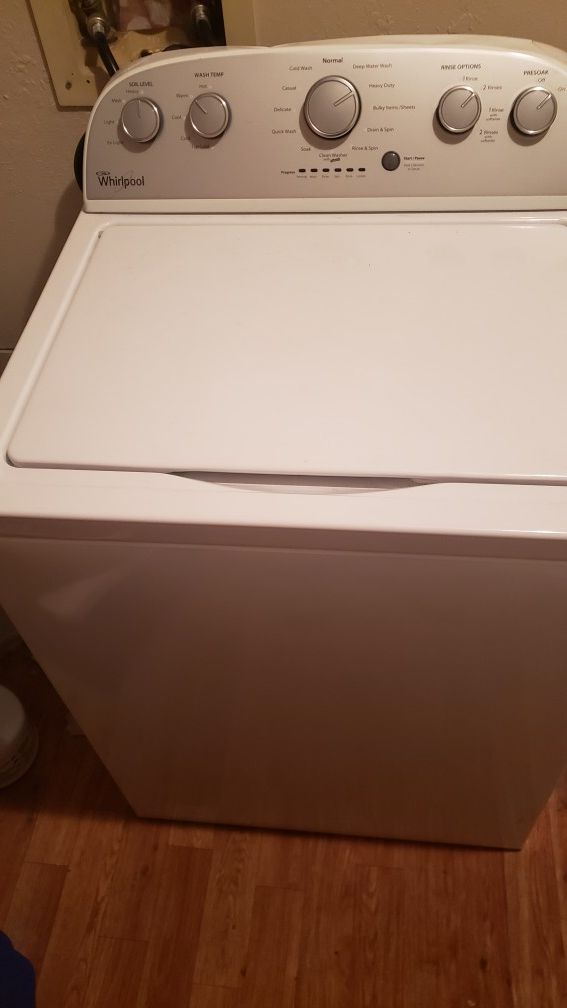 Whirlpool,washer&dryer set. Like new.Heavy duty.12 wash modes. Model